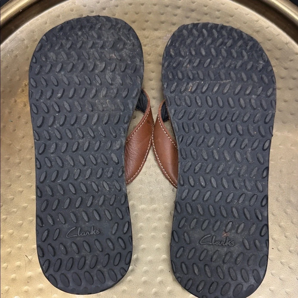 Clark’s Brown Leather Flip Flops - Picture 5 of 6